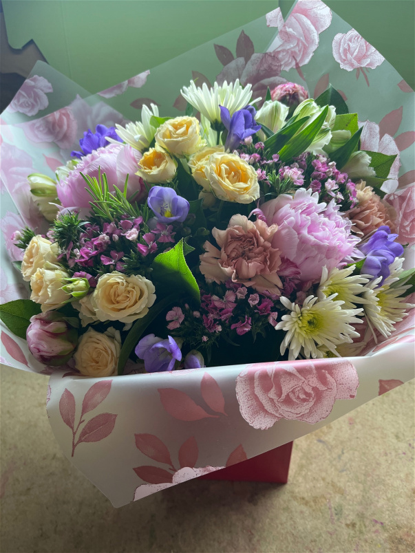 Bouquets | Floral arrangements | Romance | Peony bouquet