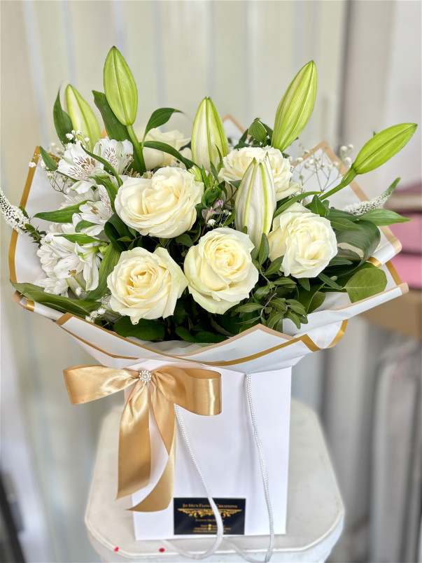 Bespoke Bouquets | Sympathy Flowers | Neutral Bouquet - Florist Choice