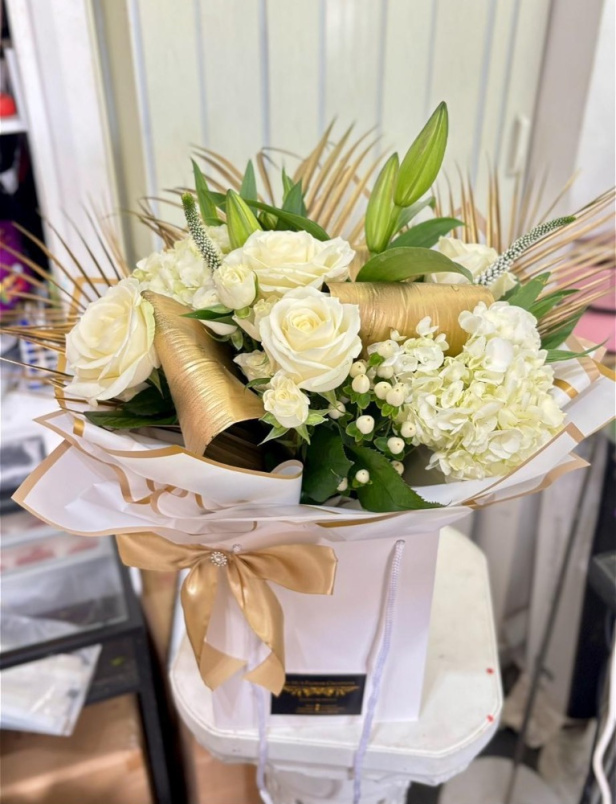 Bespoke Bouquets | Sympathy Flowers | Neutral Bouquet with Gold Foliage - Florist Choice