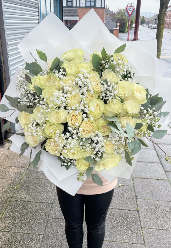 Bespoke Bouquets | Luxury Rose Bouquets | Sympathy Flowers | Valentines Day 2026 | White Rose Bouquet