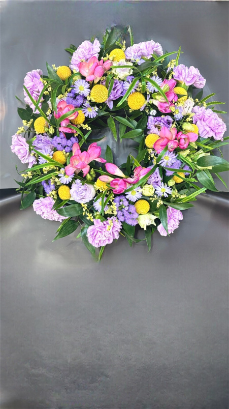 Sympathy & Farewell flowers | Sympathy Farewell Wreath – A Celebration of Life