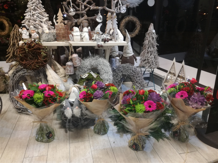 Christmas Flowers | Let us Choose Christmas Bouquet