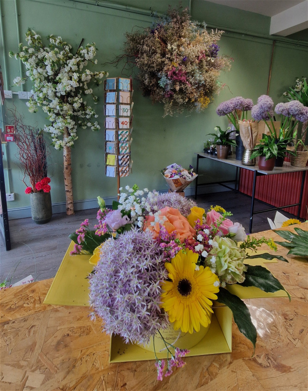 Fresh Flowers | Hat box Flower Pops