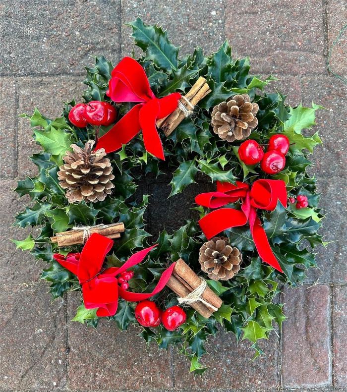 Christmas | Holly Wreath
