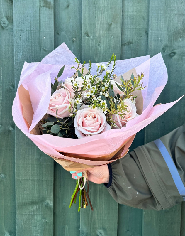 Fresh Flowers | Upsell gifts | Pink Rose bouquet