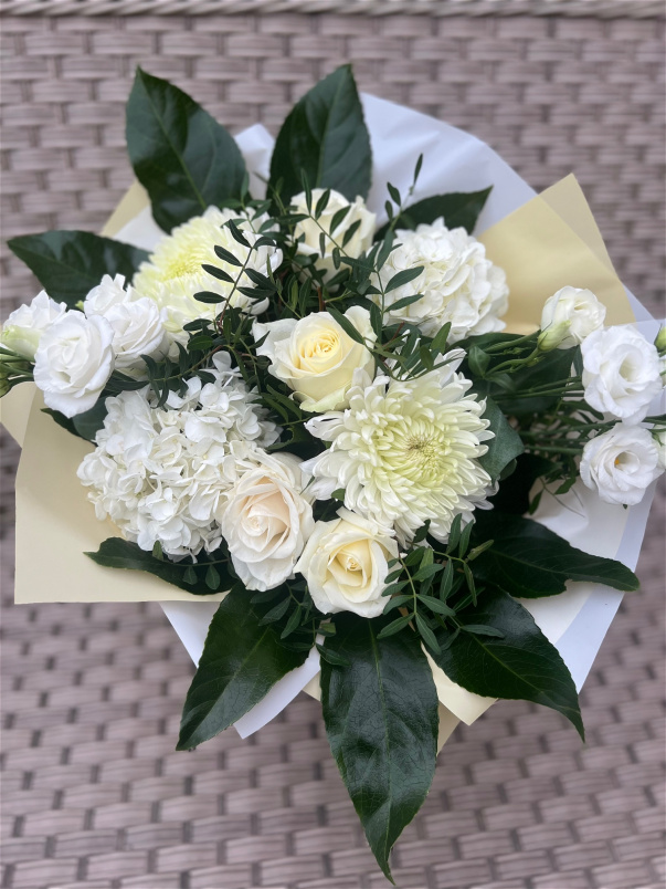 Bouquets | Whites & Creams Florist Choice