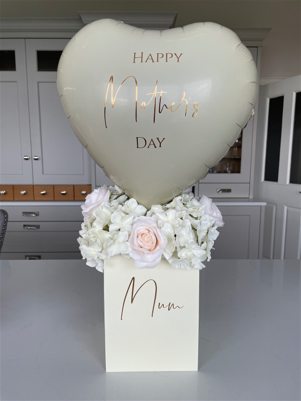 Mother's Day | Ivory Embrace