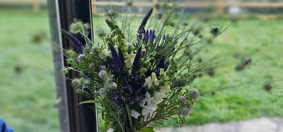 Skye Flowers | Contact