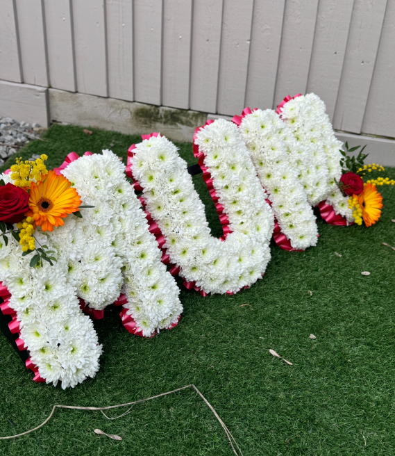 H in Bloom | Hitchin | How to choose meaningful funeral flowers in Stevenage