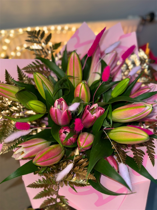 Extra Special Bouquets | Lily Loving