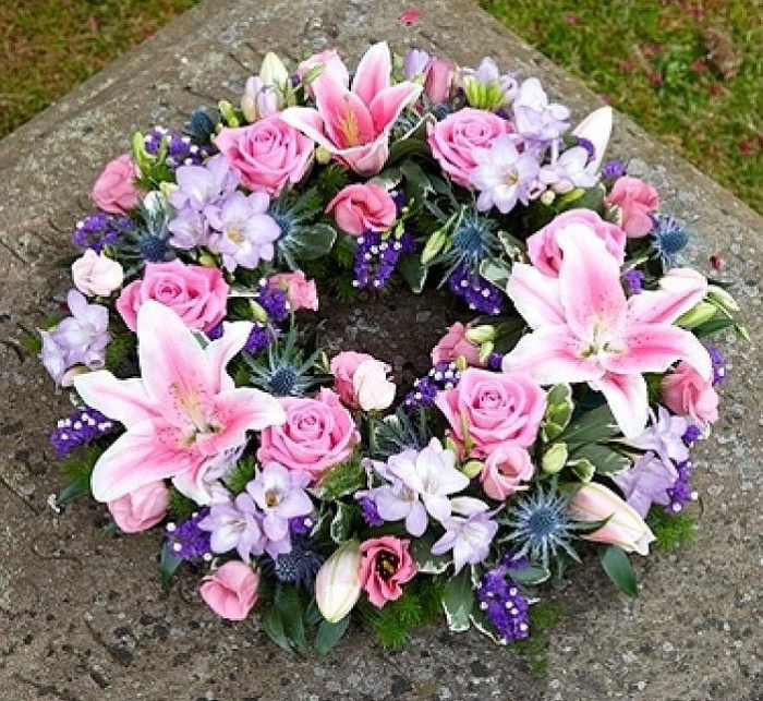 Funeral Wreaths  | Roses and Thistles