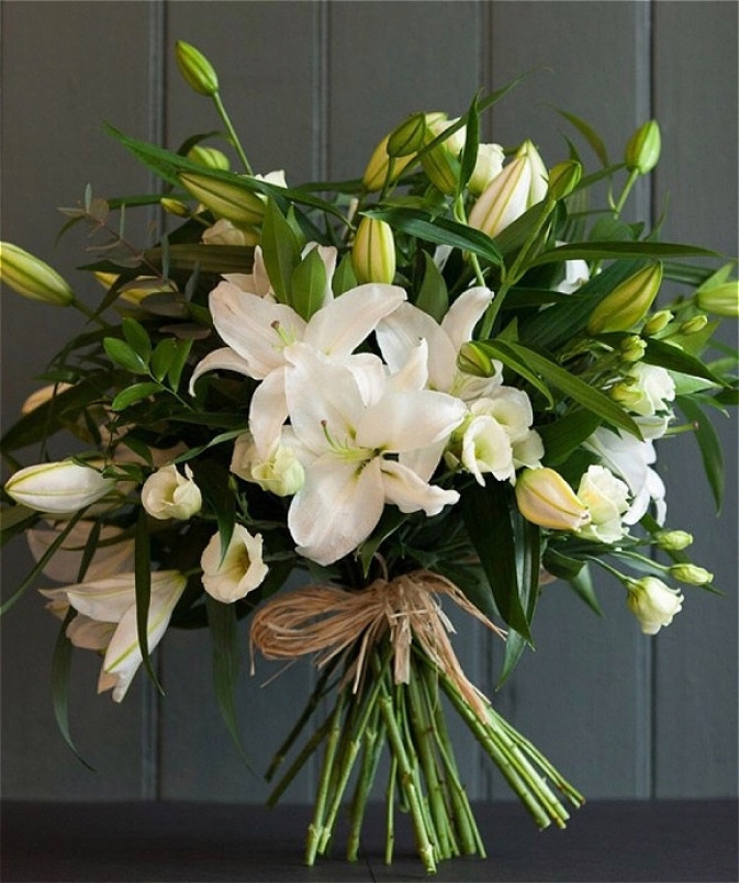 Bouquets | Lily and Lisianthus