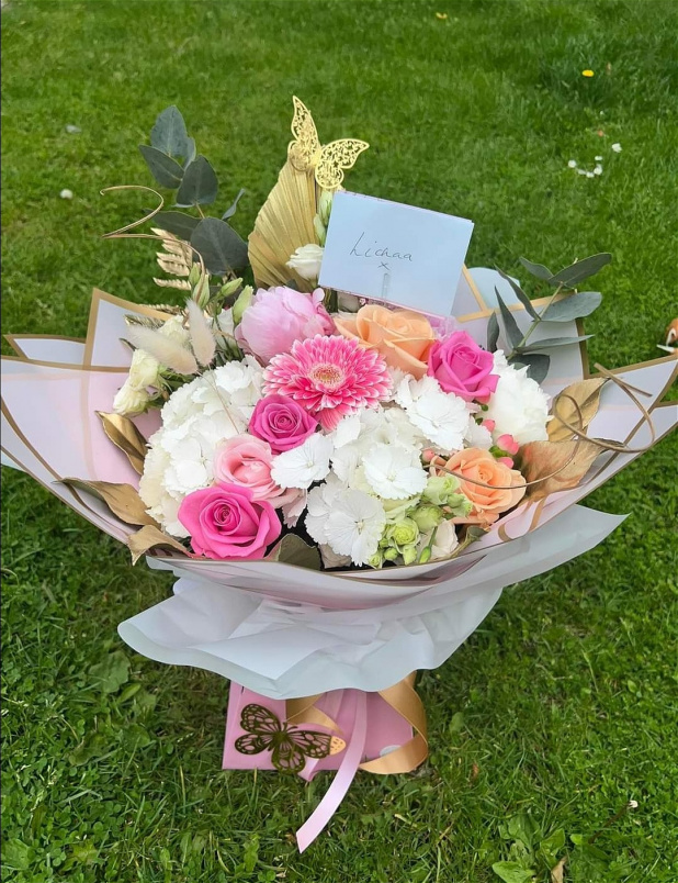 Bouquets | Peaches n Cream