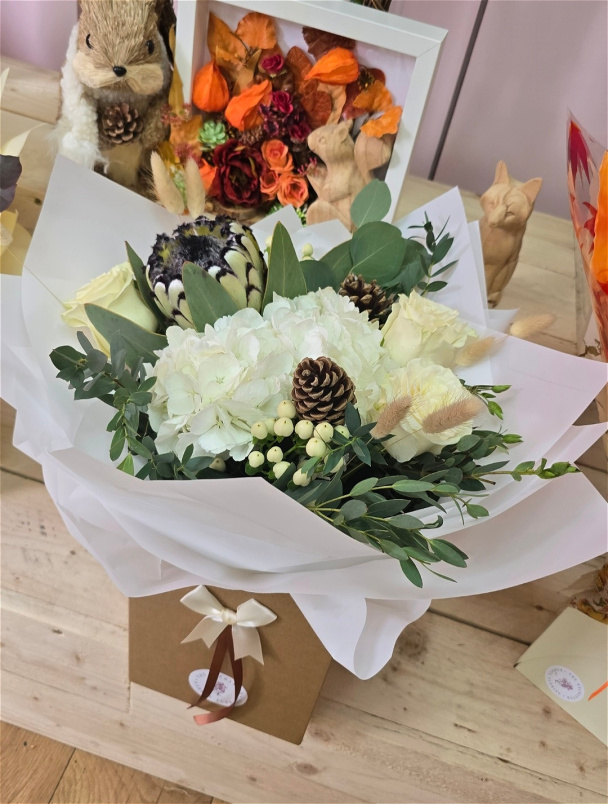 Autumnal Flowers | Autumnal Whites