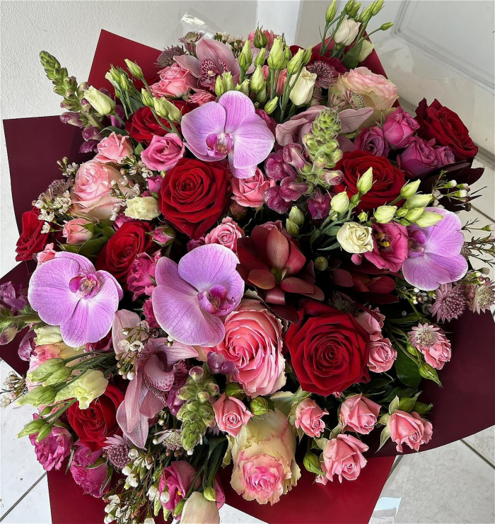 Hand-Tied Bouquets | Mother's Day | Valentine's Day | Amour