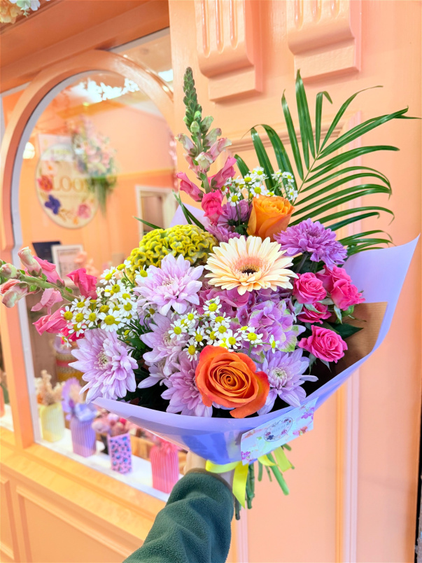 Send Fresh Flowers | Colour Pop