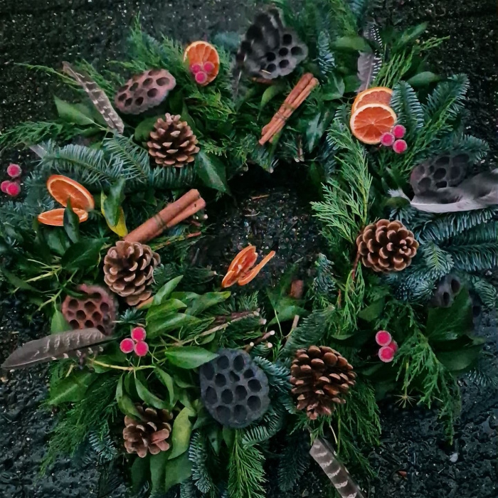 Christmas | Fresh Christmas Traditional Wreath