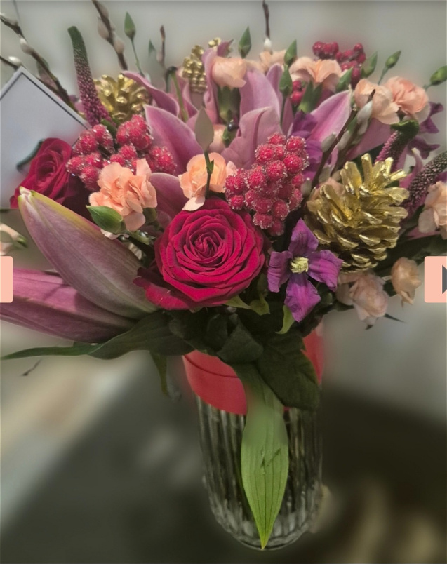 Christmas | Christmas Vase Arrangements