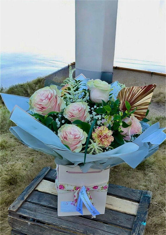 All Occasions | Mother's Day | Valentine Flowers | Blush & Gold