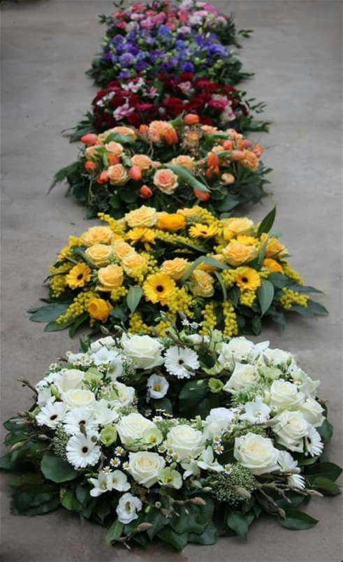 Funeral Flowers | Sympathy | Selection Floral Wreath