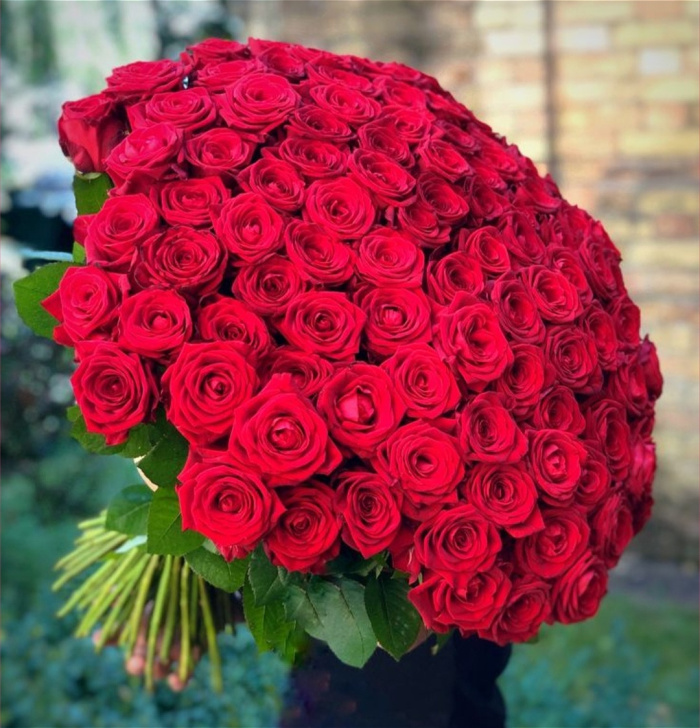 Bouquets | Valentine's Flowers | Luxury 100 Red Rose Bouquet