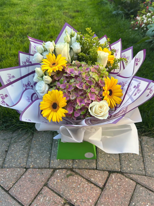 Luxury Bouquets | Subscription | Classic Monthly Subscription Bouquet