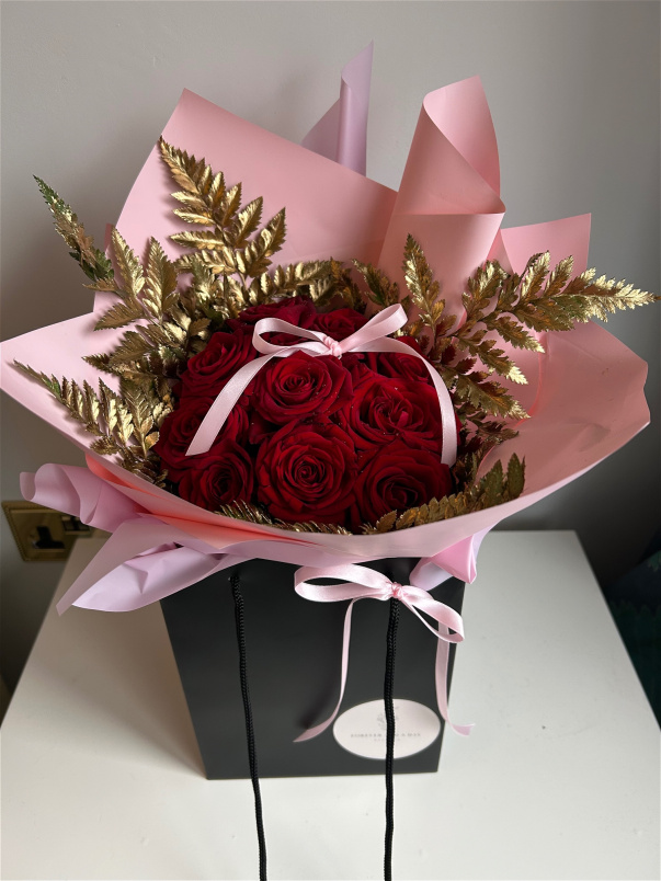 Valentine’s Day | Red Naomi Roses