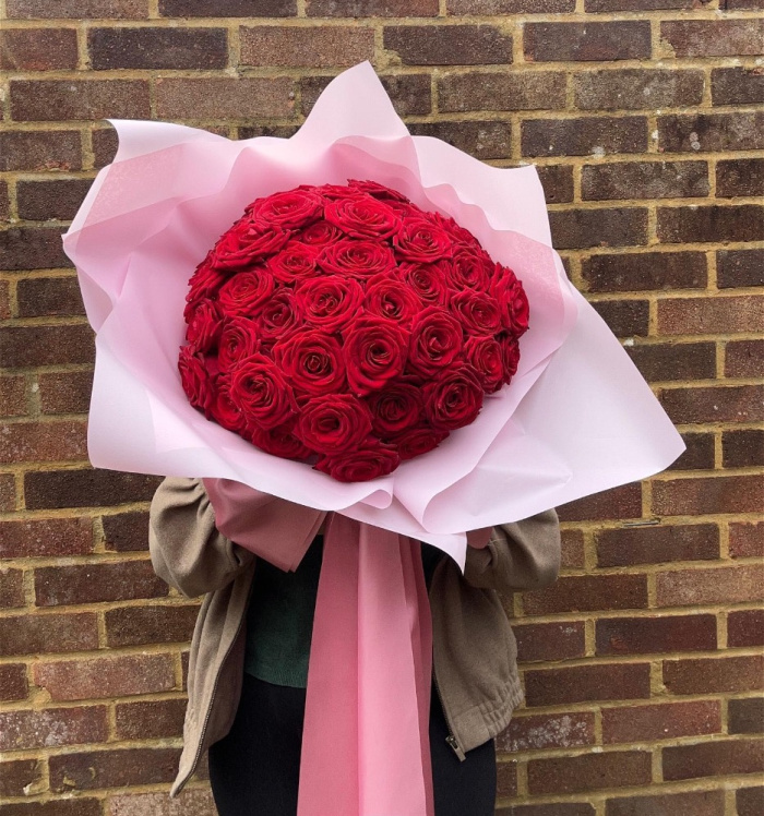 Valentine’s Day | Red Naomi Roses