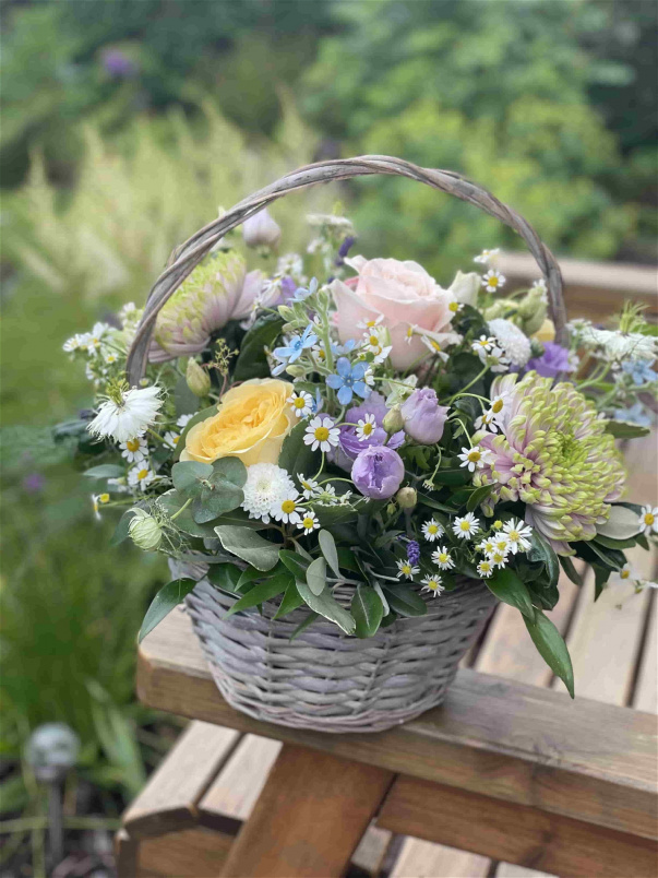 Flower Arrangements | Fresh Flower Basket Arrangement