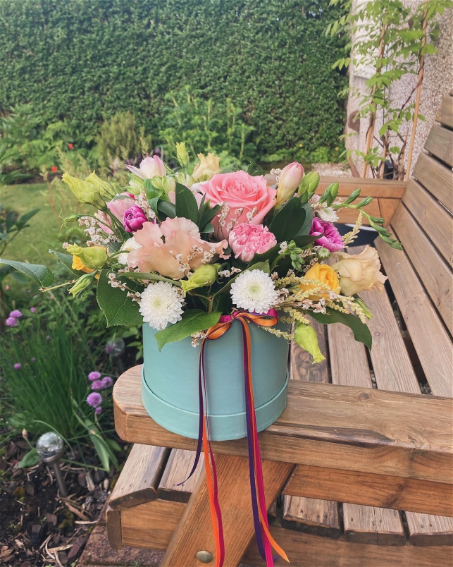 Flower Arrangements | Hatbox Flower  Arrangement