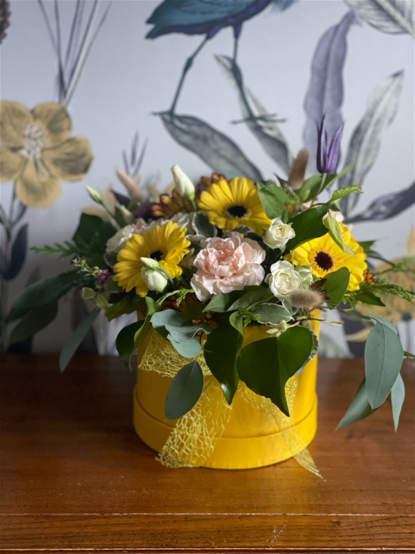 Flower Arrangements | Hatbox Flower  Arrangement