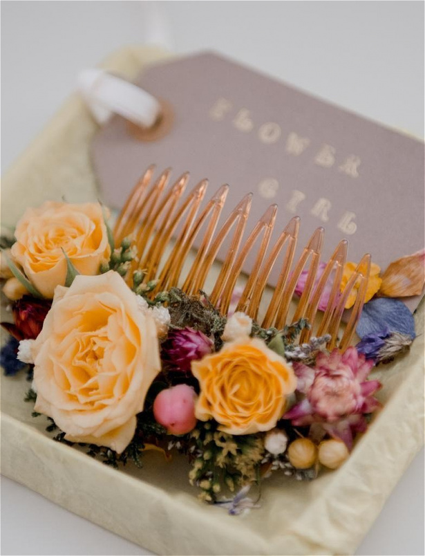 Ready To Wear Wedding Flowers | Bridal Flower Comb