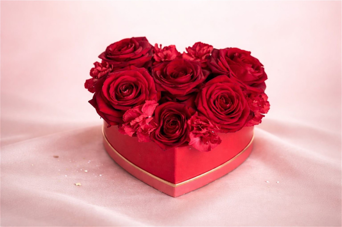 Valentines | Forever Yours - Rose Heart Box