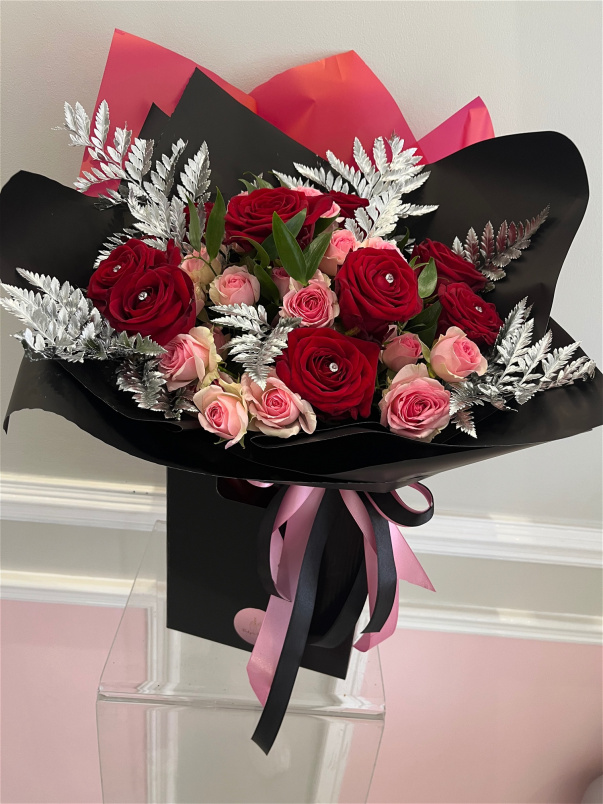 Bouquets | All rose bouquet