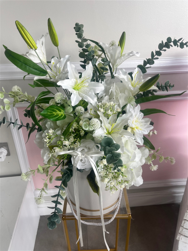 Artificial hatbox | White Artificial Hatbox