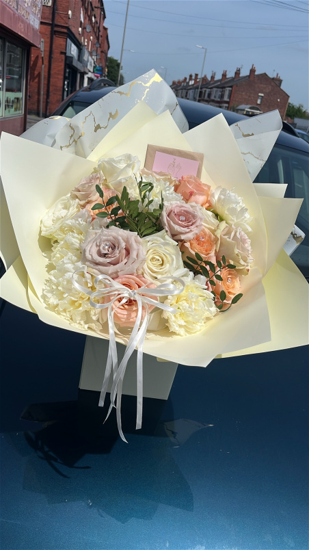Bouquets | Peaches an cream Bouquet