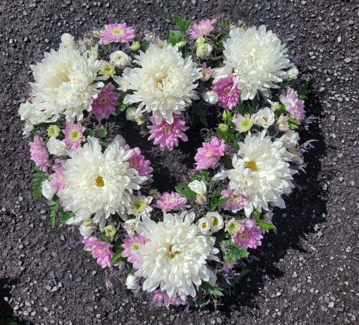 Funeral Flowers | Large Love Heart Funeral Tribute