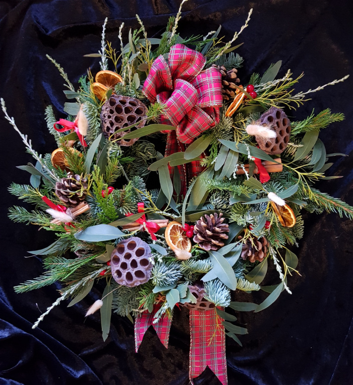 Arrangements | Bouquets | Christmas | Luxury Christmas Wreath