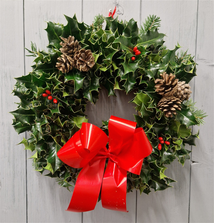 Christmas | Traditional holly wreath