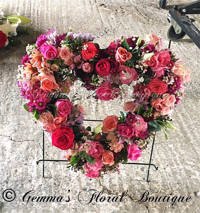 Funeral Flowers  | Loose rose heart