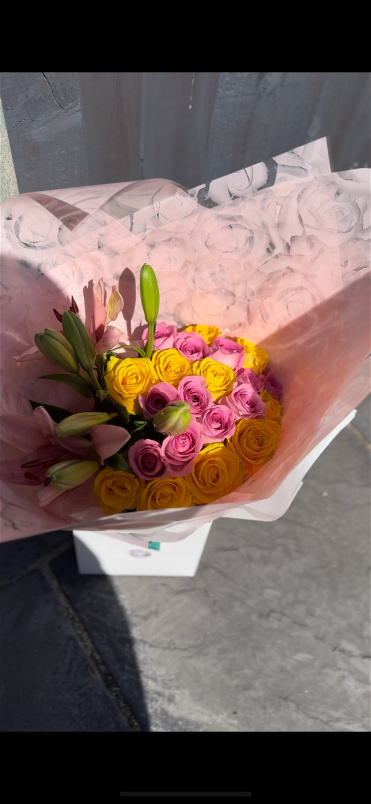 Bouquets | “Tutti frutti” Standard bouquet