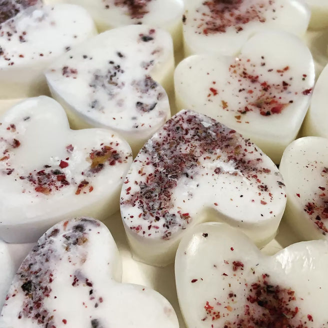 Feather & Foxglove | Atherstone | The benefits of choosing our natural soy wax candles and melts