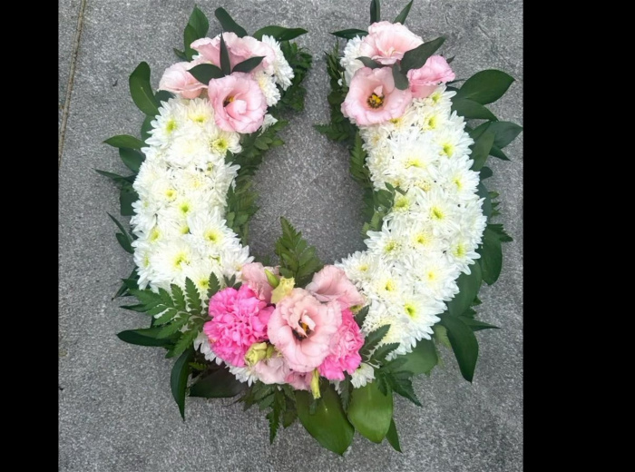 Sympathy Tributes | Remembered Always horse shoe