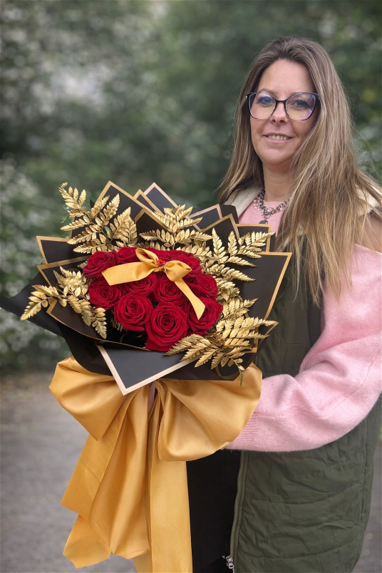 valentines | 12 red rose bouquet