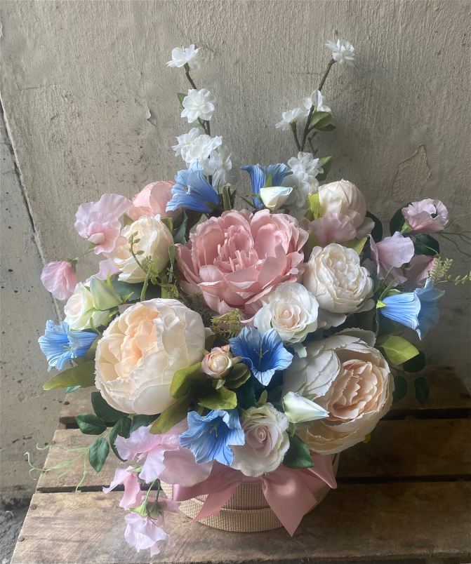 Arrangements | Peace Hat Box