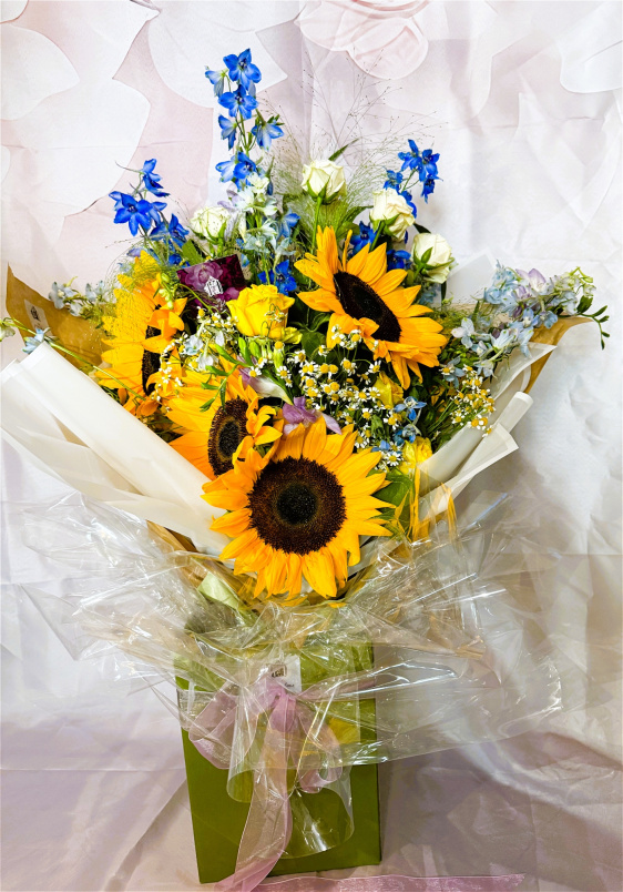 Bouquets | Sunflower Berry Blue Bouquet