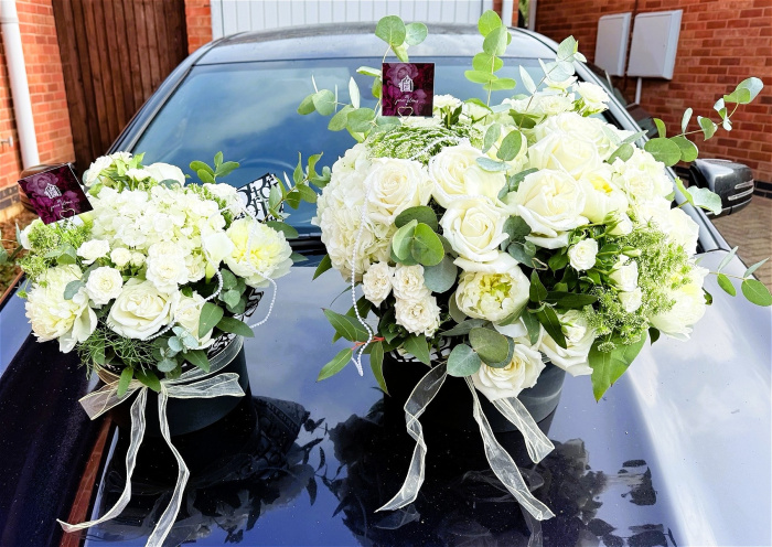 Bouquets | White Blushing Hat Box