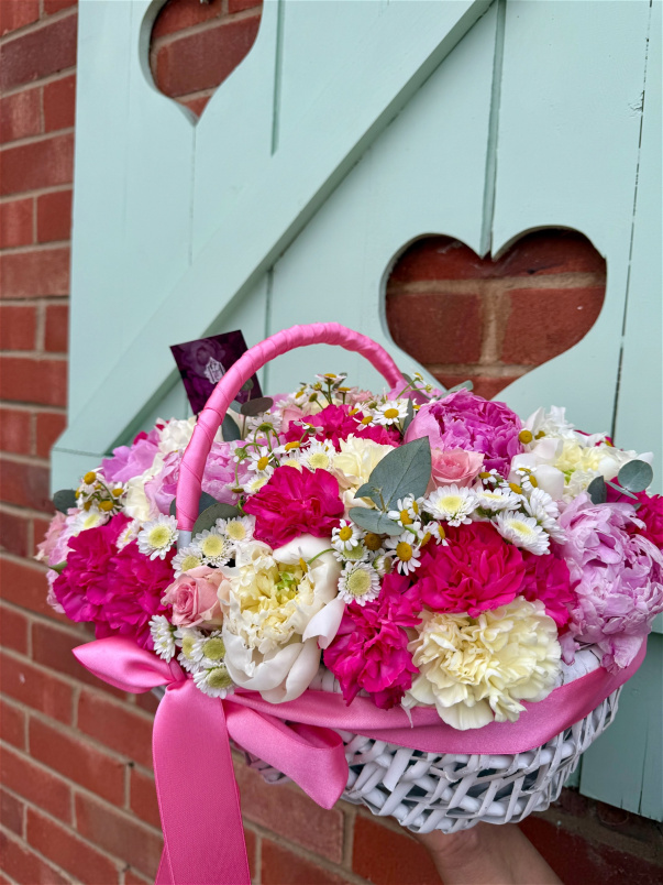 Bouquets | Sweet Pink Basket