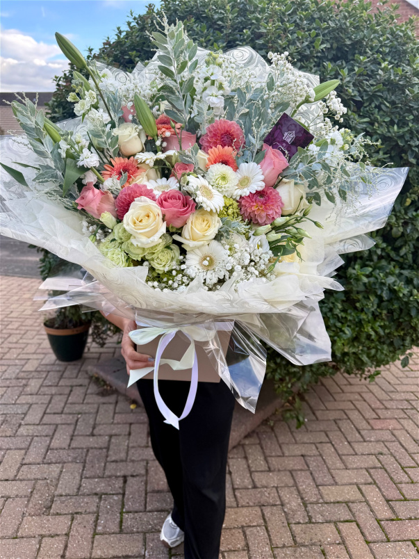 Sympathy Bouquets | Pretty Angel bouquet