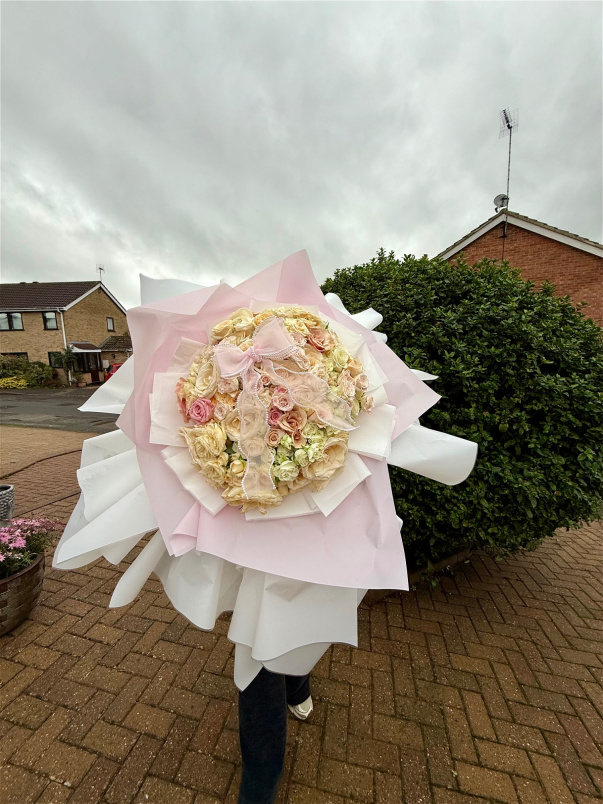 Festive Bouquets | Santa Baby Bouquet